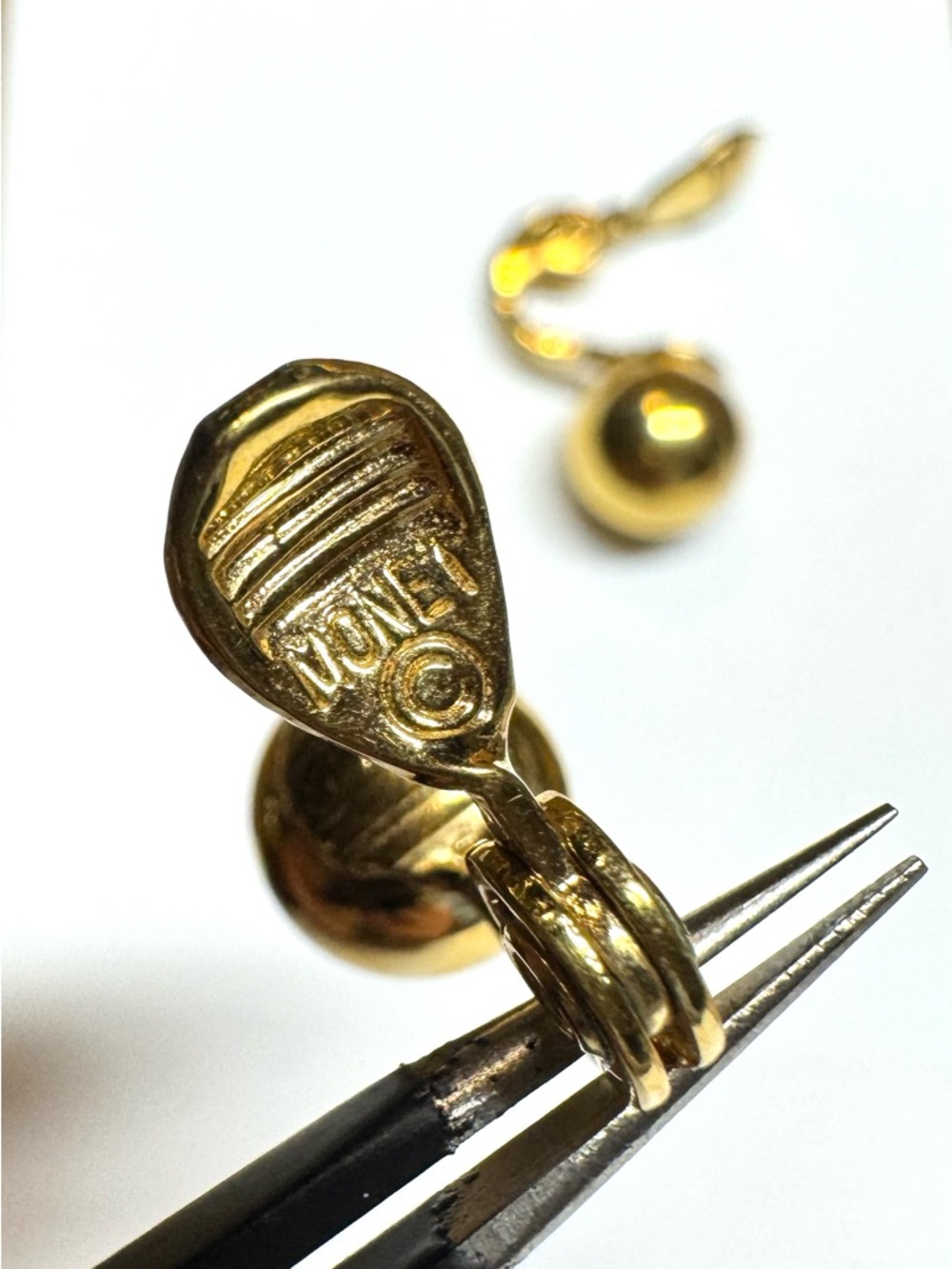 Monet Gold Tone Ball Drop Clip-On Earrings Vintage Signed - Picture 4 of 6